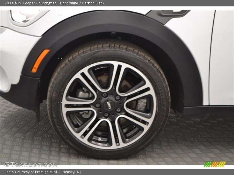 Light White / Carbon Black 2014 Mini Cooper Countryman