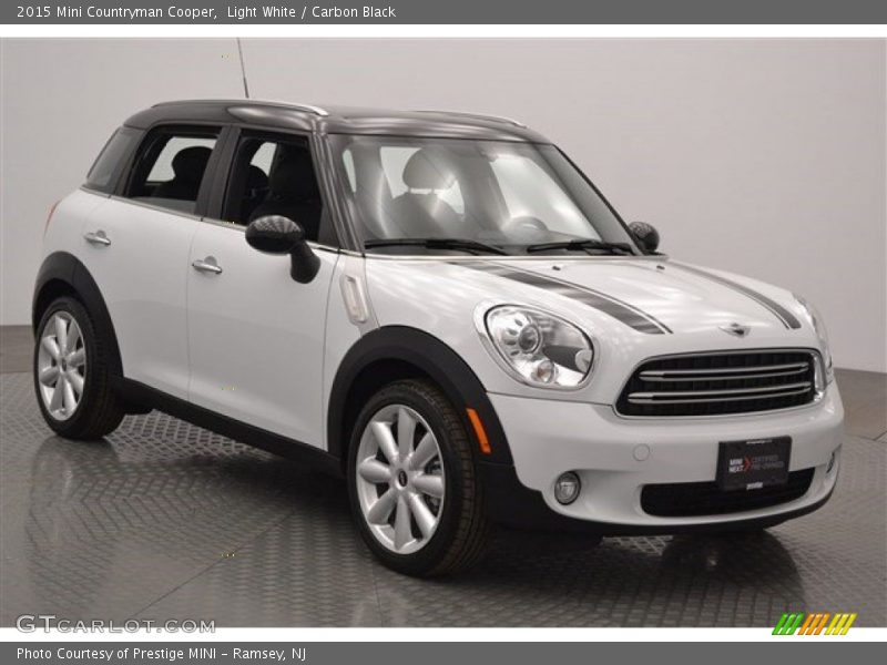 Light White / Carbon Black 2015 Mini Countryman Cooper