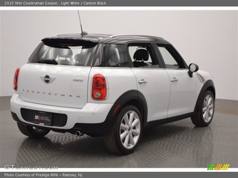 Light White / Carbon Black 2015 Mini Countryman Cooper