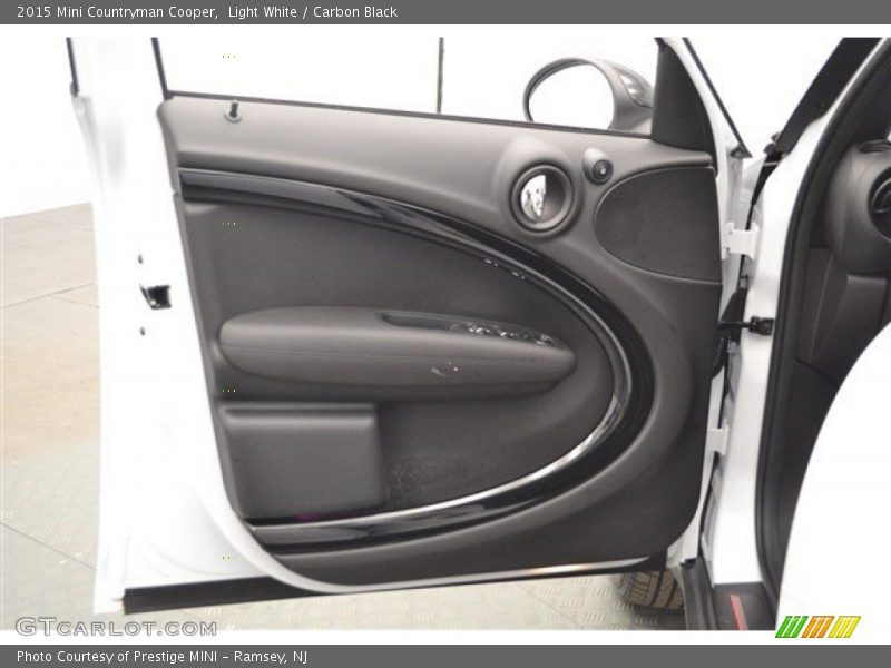 Light White / Carbon Black 2015 Mini Countryman Cooper