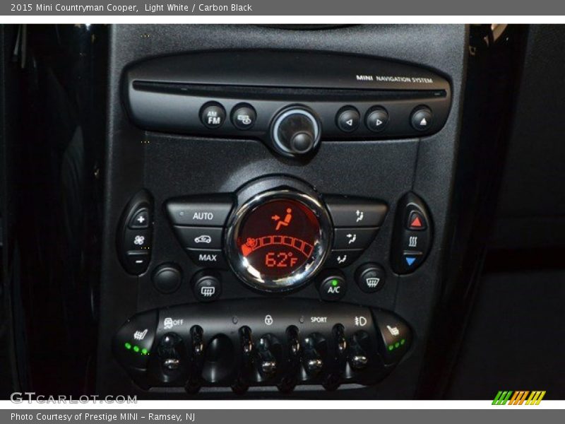 Light White / Carbon Black 2015 Mini Countryman Cooper