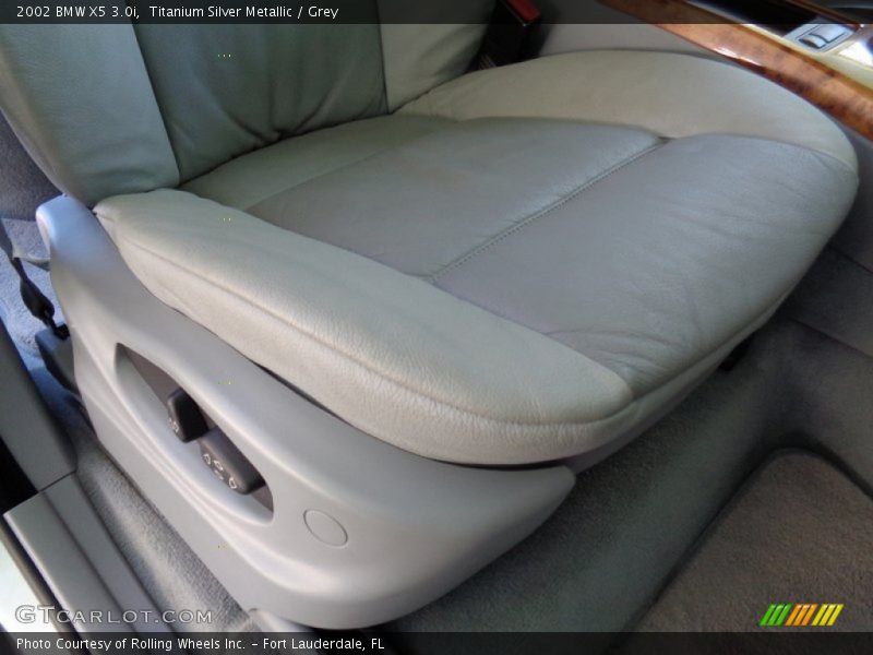 Titanium Silver Metallic / Grey 2002 BMW X5 3.0i