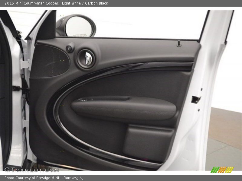 Light White / Carbon Black 2015 Mini Countryman Cooper