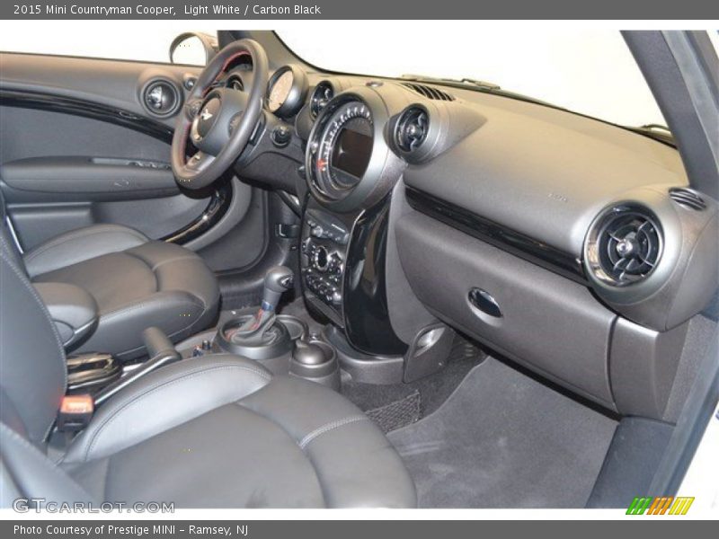 Light White / Carbon Black 2015 Mini Countryman Cooper