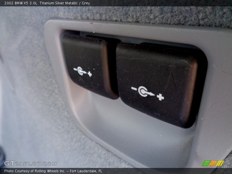 Titanium Silver Metallic / Grey 2002 BMW X5 3.0i