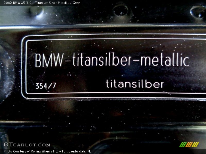 Titanium Silver Metallic / Grey 2002 BMW X5 3.0i