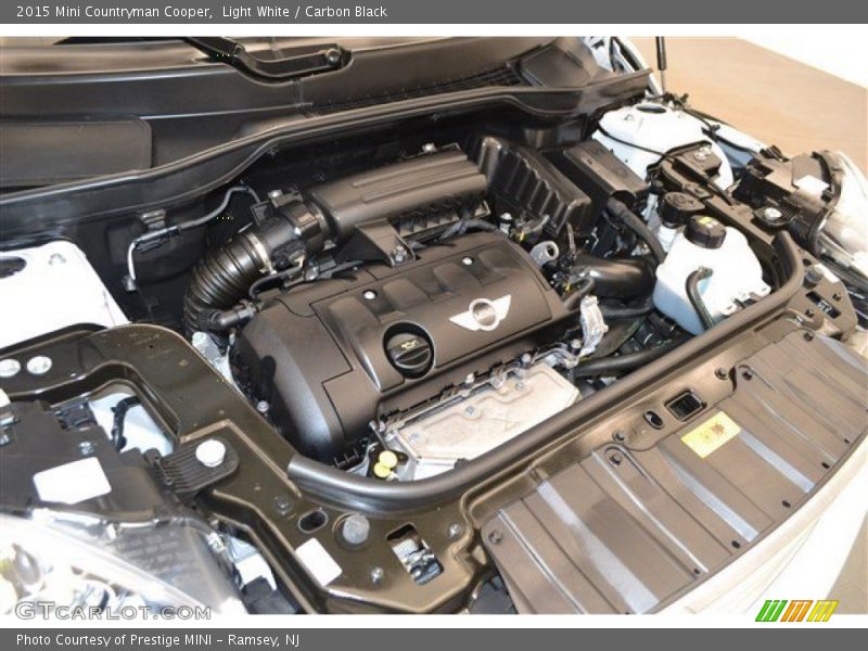 Light White / Carbon Black 2015 Mini Countryman Cooper