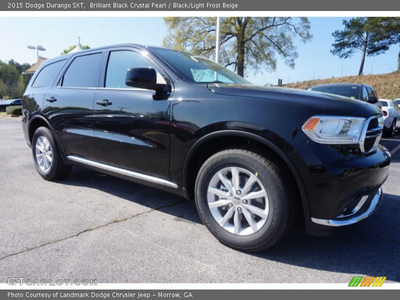 Front 3/4 View of 2015 Durango SXT