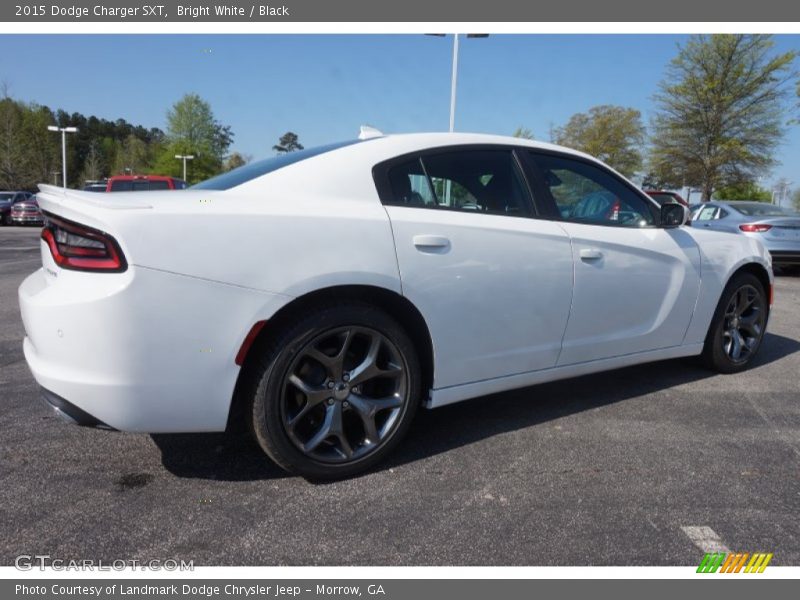 Bright White / Black 2015 Dodge Charger SXT