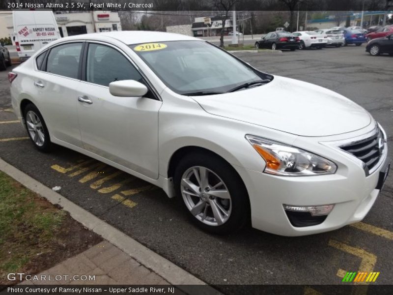 Pearl White / Charcoal 2014 Nissan Altima 2.5 SV