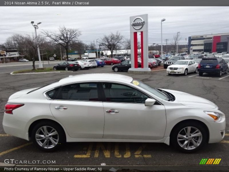 Pearl White / Charcoal 2014 Nissan Altima 2.5 SV