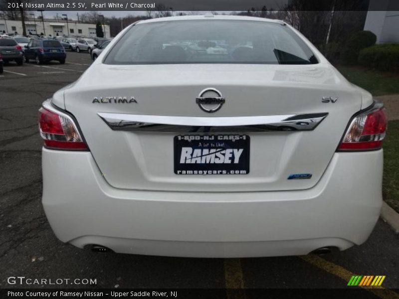 Pearl White / Charcoal 2014 Nissan Altima 2.5 SV