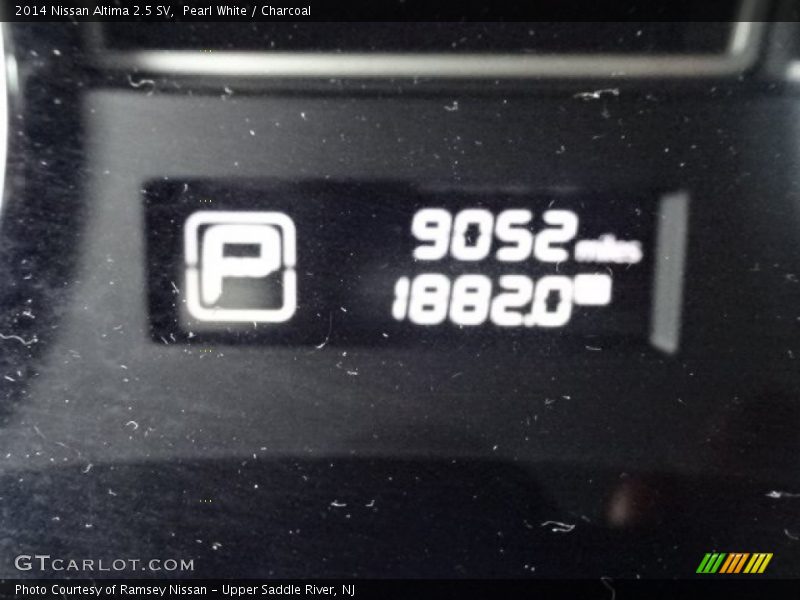 Pearl White / Charcoal 2014 Nissan Altima 2.5 SV