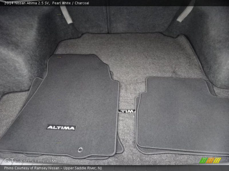 Pearl White / Charcoal 2014 Nissan Altima 2.5 SV