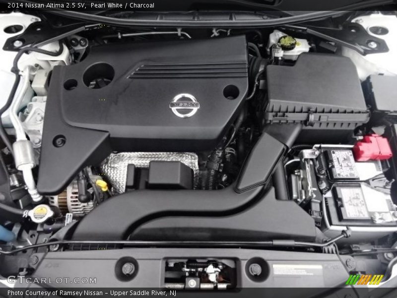 Pearl White / Charcoal 2014 Nissan Altima 2.5 SV