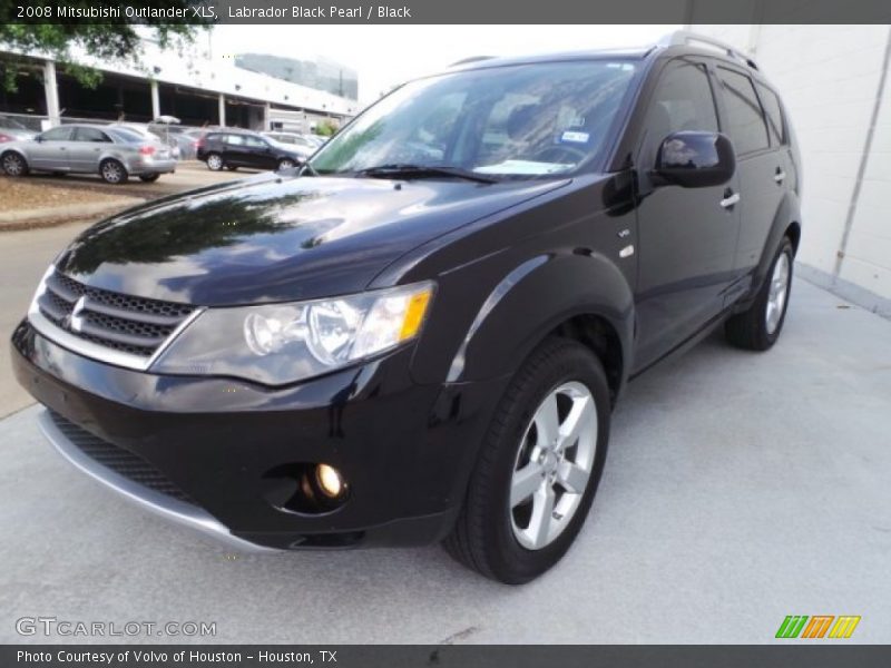 Front 3/4 View of 2008 Outlander XLS