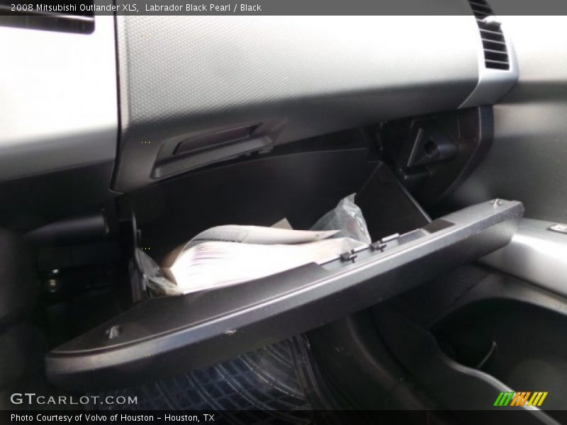 Labrador Black Pearl / Black 2008 Mitsubishi Outlander XLS