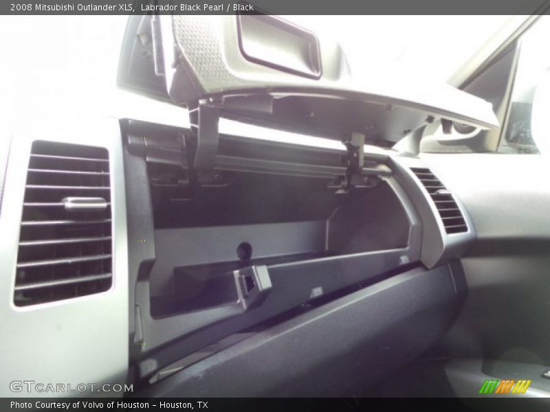 Labrador Black Pearl / Black 2008 Mitsubishi Outlander XLS