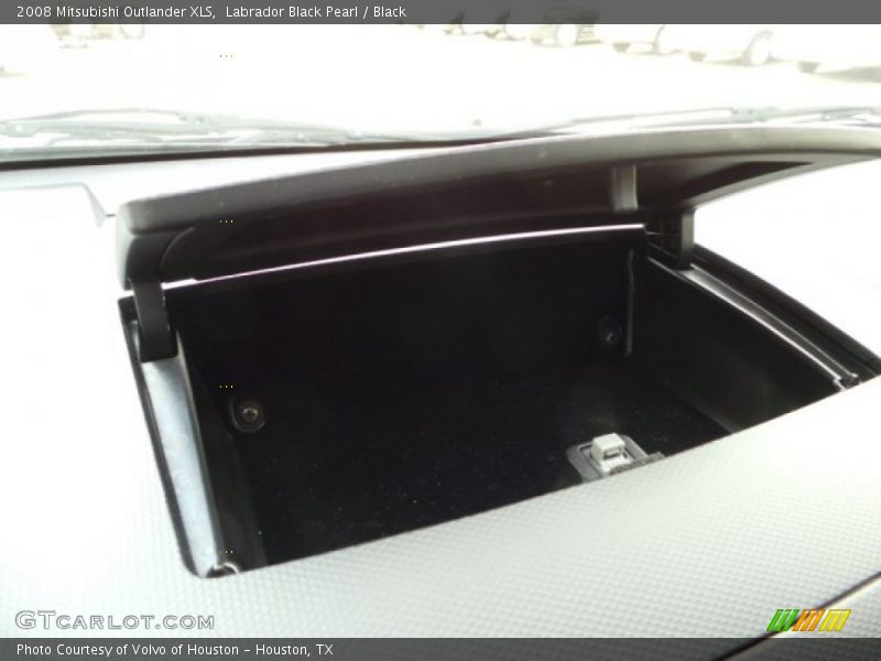 Labrador Black Pearl / Black 2008 Mitsubishi Outlander XLS