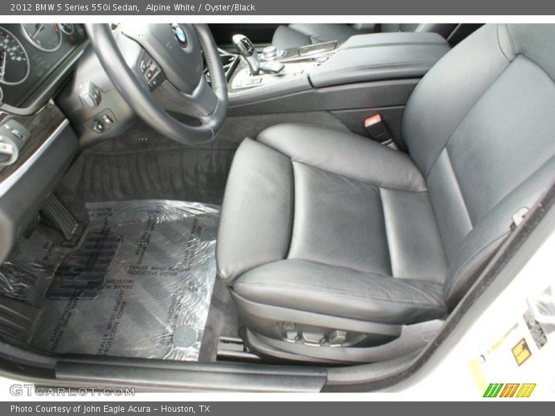 Alpine White / Oyster/Black 2012 BMW 5 Series 550i Sedan