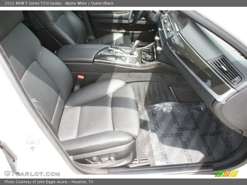 Alpine White / Oyster/Black 2012 BMW 5 Series 550i Sedan