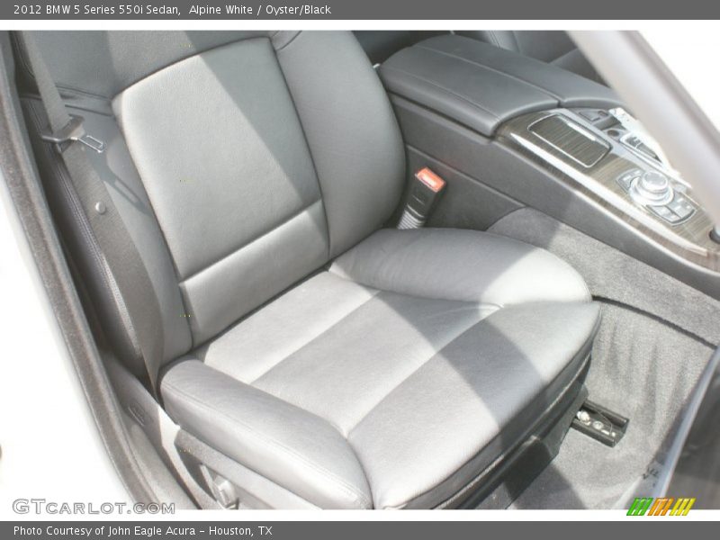 Alpine White / Oyster/Black 2012 BMW 5 Series 550i Sedan