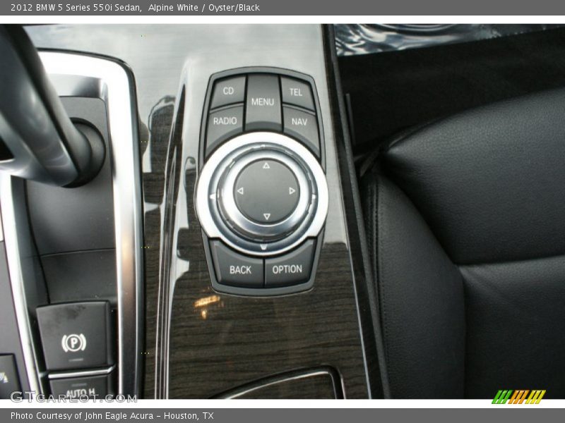 Alpine White / Oyster/Black 2012 BMW 5 Series 550i Sedan
