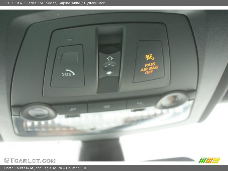 Alpine White / Oyster/Black 2012 BMW 5 Series 550i Sedan