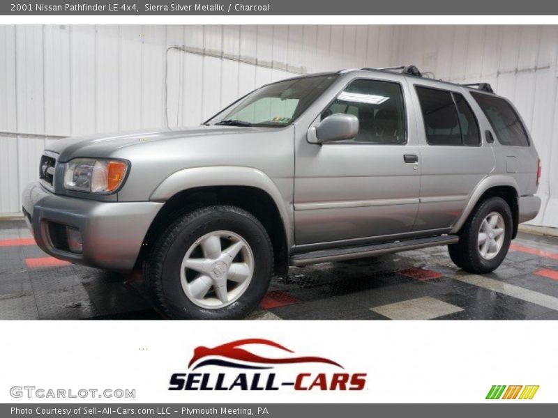 Sierra Silver Metallic / Charcoal 2001 Nissan Pathfinder LE 4x4