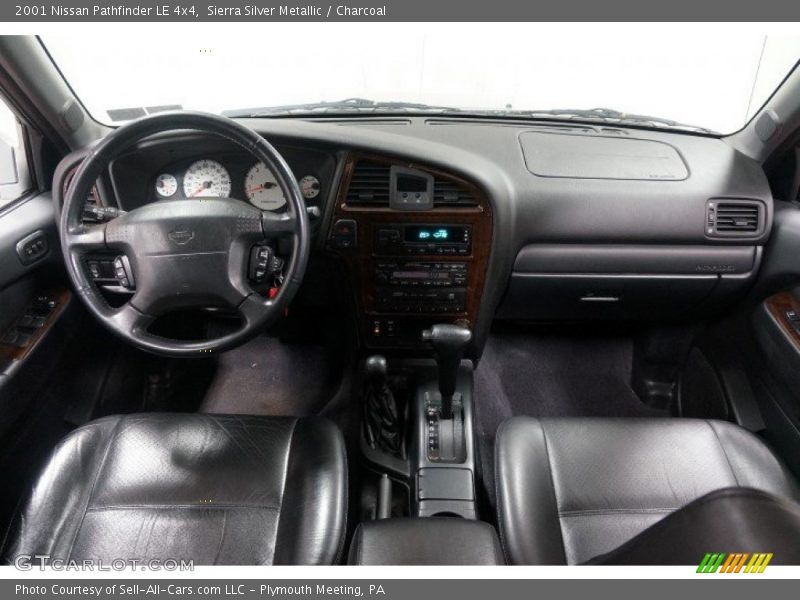  2001 Pathfinder LE 4x4 Charcoal Interior