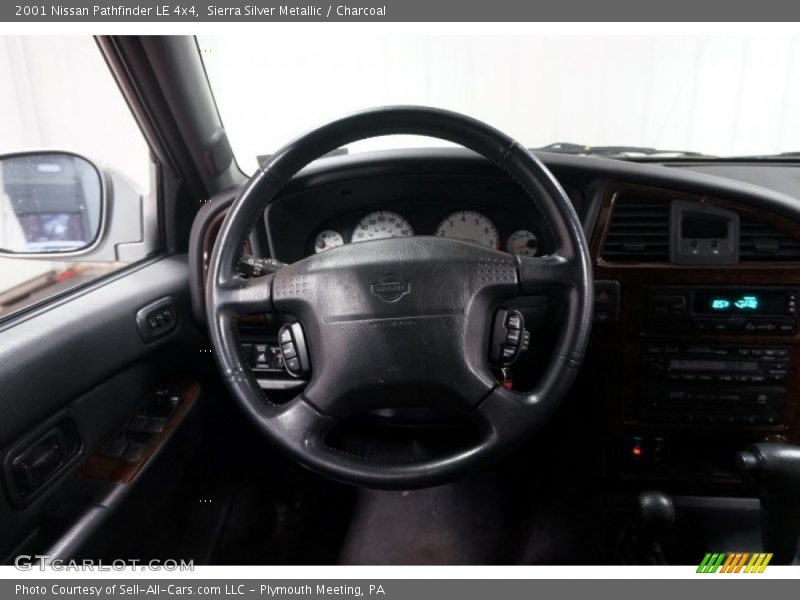Sierra Silver Metallic / Charcoal 2001 Nissan Pathfinder LE 4x4