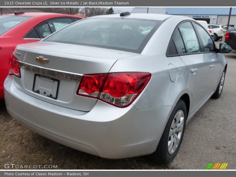 Silver Ice Metallic / Jet Black/Medium Titanium 2015 Chevrolet Cruze LS