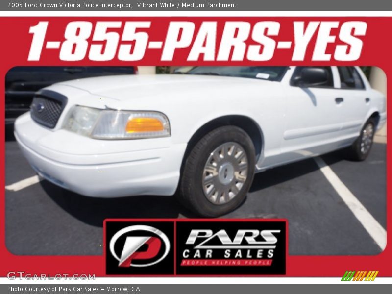 Vibrant White / Medium Parchment 2005 Ford Crown Victoria Police Interceptor