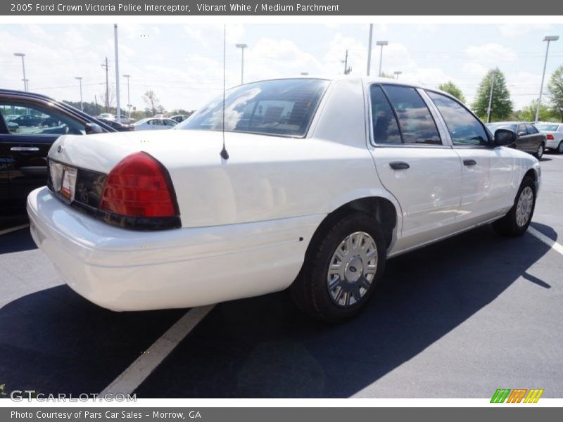 Vibrant White / Medium Parchment 2005 Ford Crown Victoria Police Interceptor