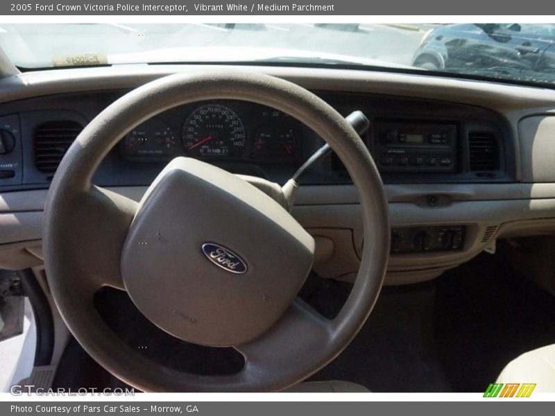 Vibrant White / Medium Parchment 2005 Ford Crown Victoria Police Interceptor