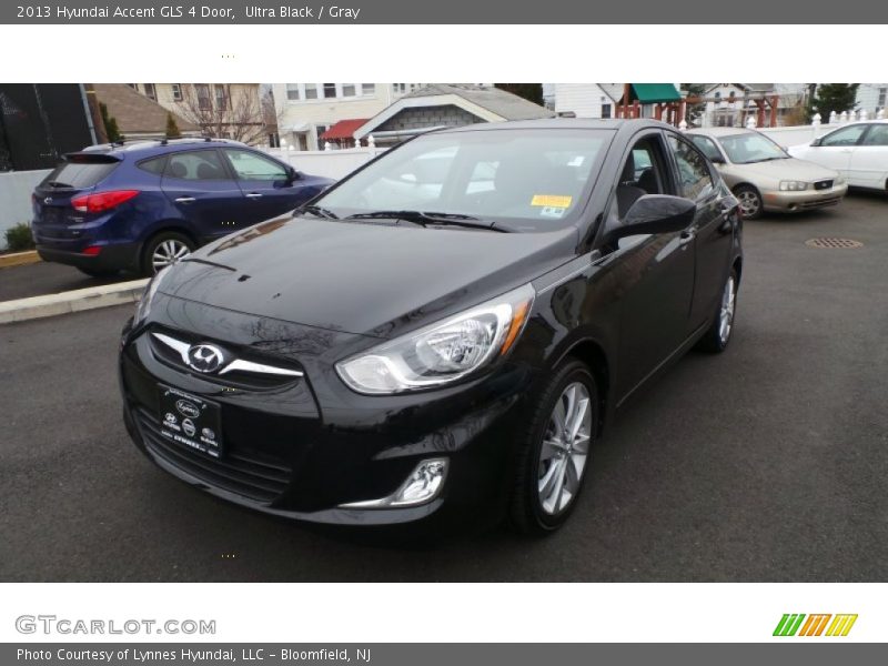 Ultra Black / Gray 2013 Hyundai Accent GLS 4 Door