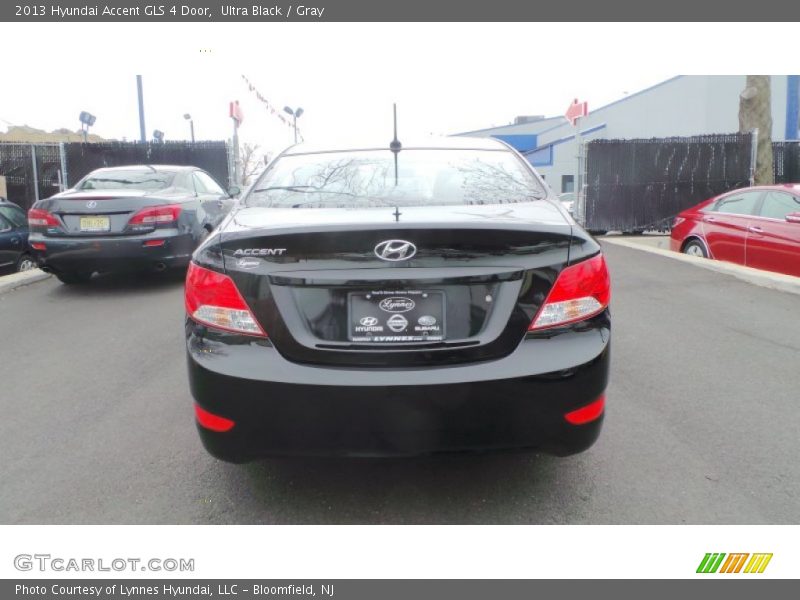 Ultra Black / Gray 2013 Hyundai Accent GLS 4 Door