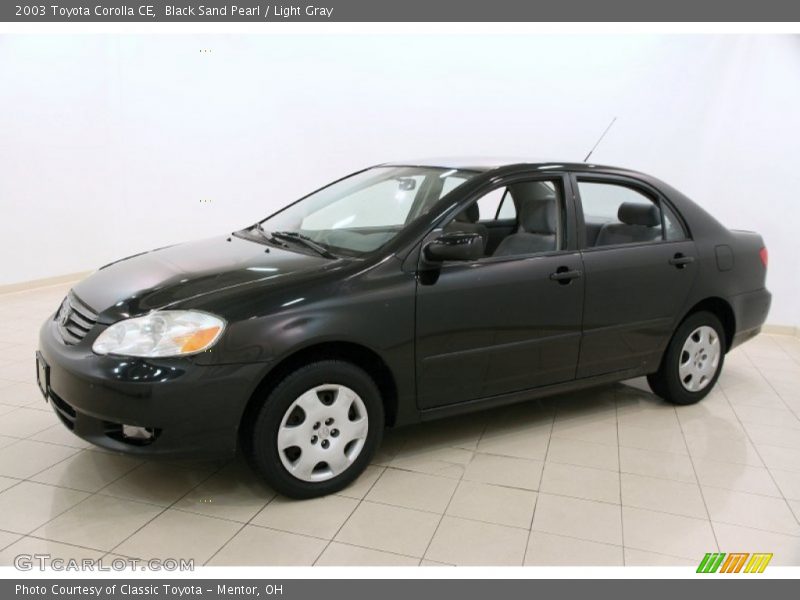 Front 3/4 View of 2003 Corolla CE