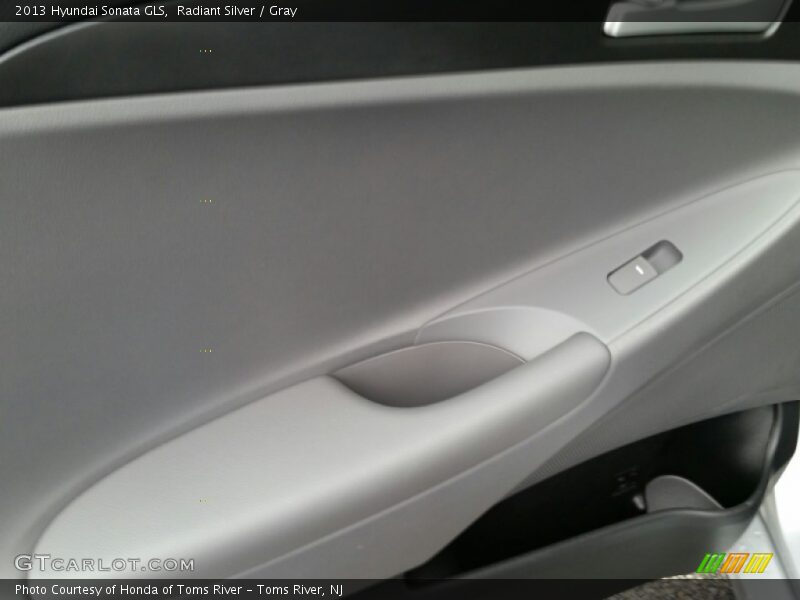 Radiant Silver / Gray 2013 Hyundai Sonata GLS