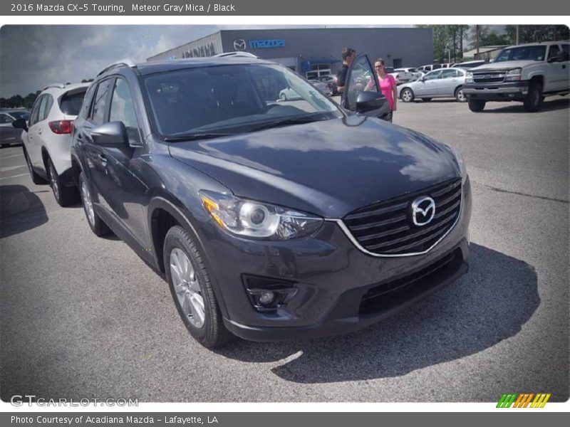 Front 3/4 View of 2016 CX-5 Touring