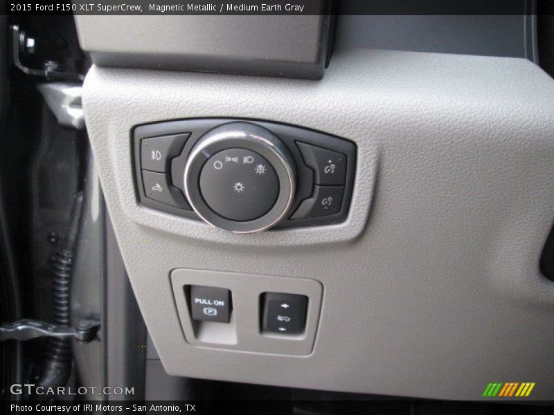 Magnetic Metallic / Medium Earth Gray 2015 Ford F150 XLT SuperCrew