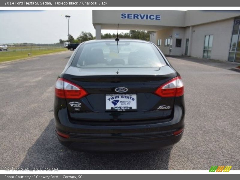 Tuxedo Black / Charcoal Black 2014 Ford Fiesta SE Sedan