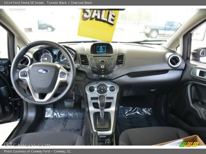 Tuxedo Black / Charcoal Black 2014 Ford Fiesta SE Sedan