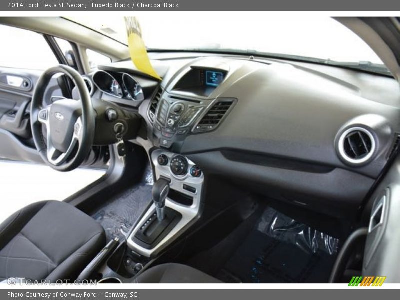 Tuxedo Black / Charcoal Black 2014 Ford Fiesta SE Sedan