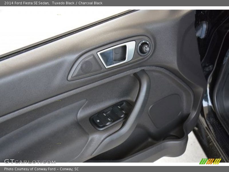 Tuxedo Black / Charcoal Black 2014 Ford Fiesta SE Sedan