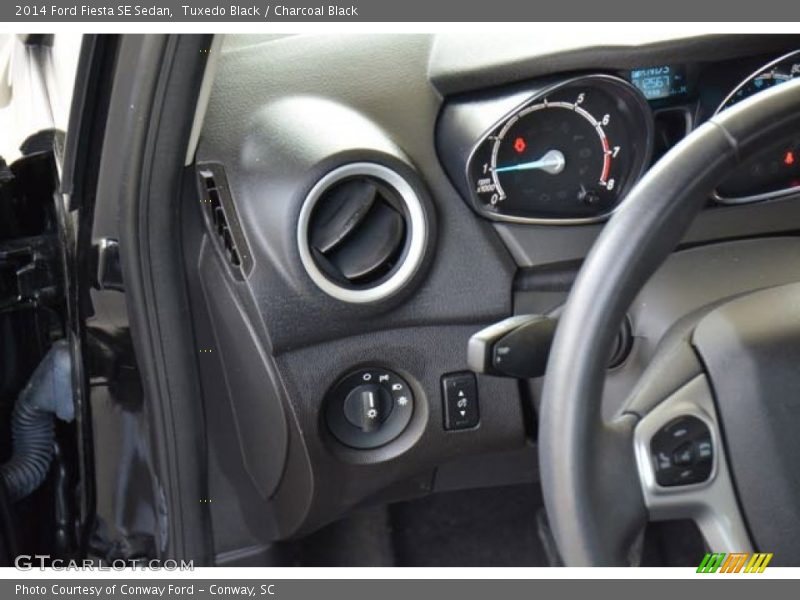 Tuxedo Black / Charcoal Black 2014 Ford Fiesta SE Sedan