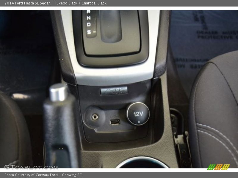 Tuxedo Black / Charcoal Black 2014 Ford Fiesta SE Sedan