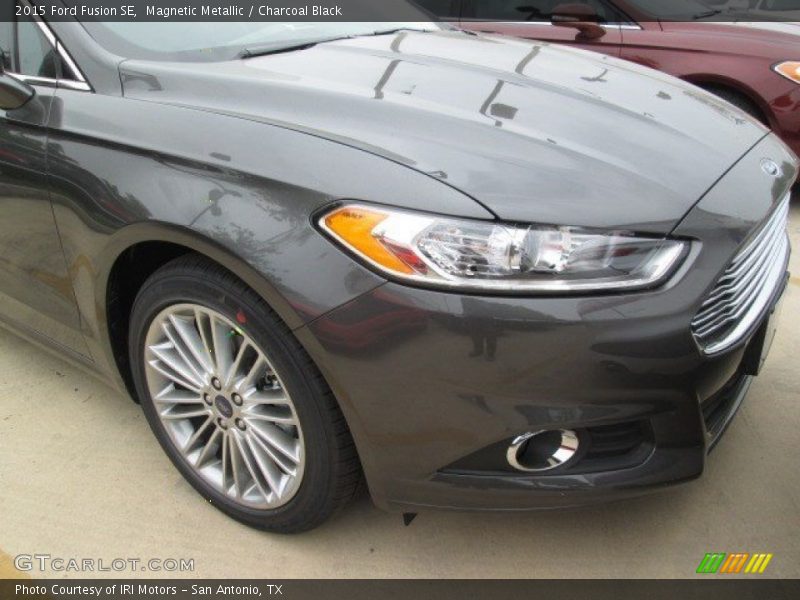 Magnetic Metallic / Charcoal Black 2015 Ford Fusion SE