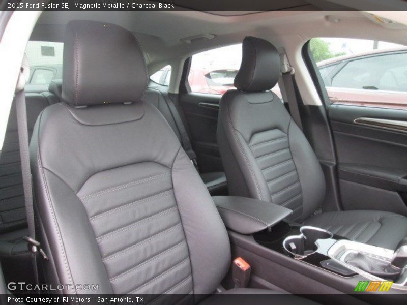 Magnetic Metallic / Charcoal Black 2015 Ford Fusion SE