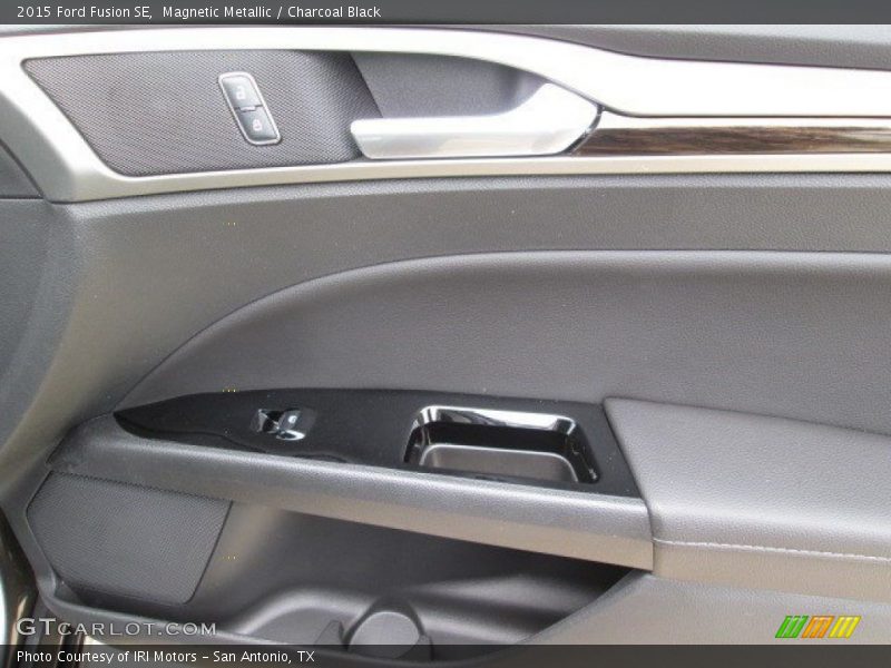 Magnetic Metallic / Charcoal Black 2015 Ford Fusion SE